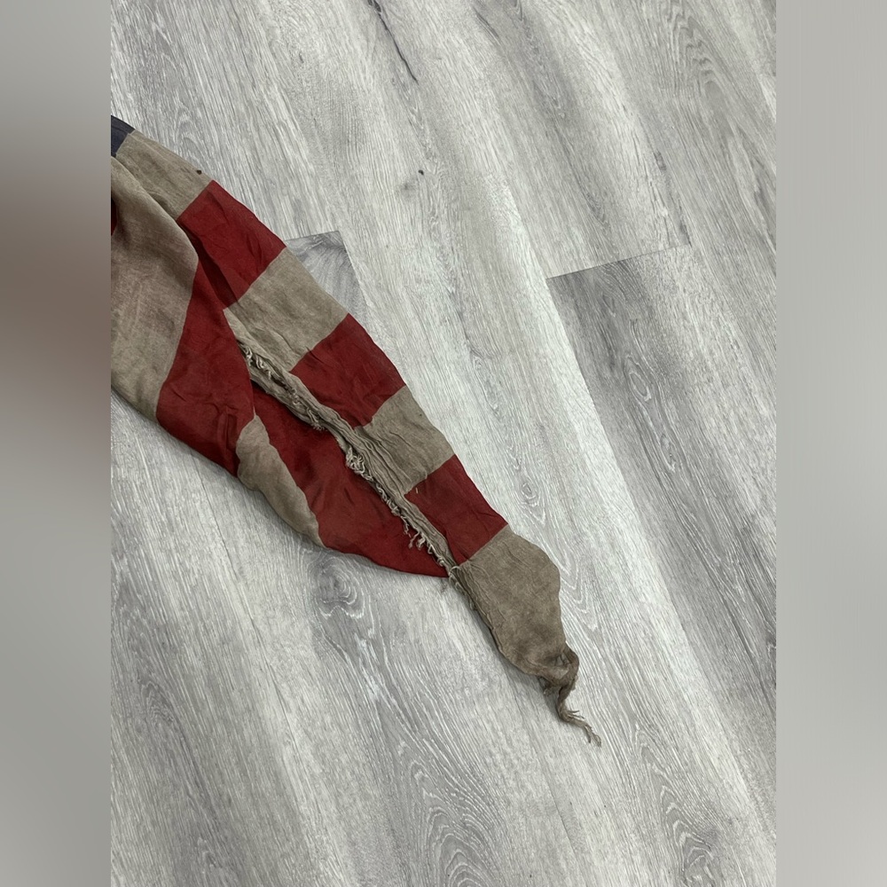 John Varvatos American Flag scarf. - Picture 9 of 11
